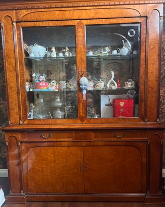 Vedo credenza  piu armadio