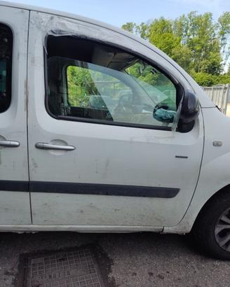 Porta anteriore dx nuda RENAULT KANGOO del 2017
