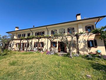 Villa unifamiliare con giardino