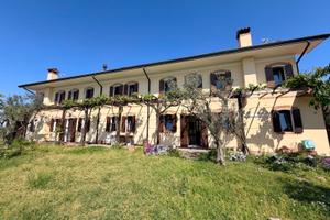 Villa unifamiliare con giardino