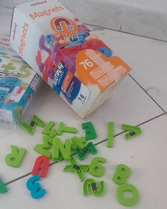 Set di lettere e numeri magnetiche