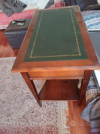 Scrivania in legno