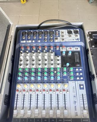Mixer soundcraft signature 10+ valigetta trasporto