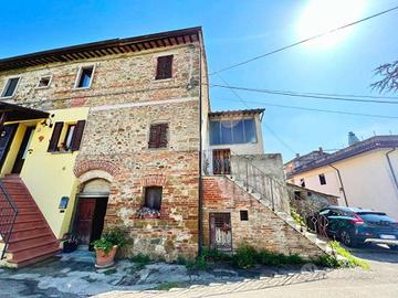 Casa indipendente di 80 m² con più di 5 locali a A