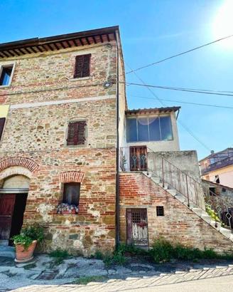Casa indipendente di 80 m² con più di 5 locali a A