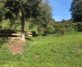 Rustico angolare con giardino