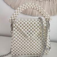 Mini borsetta in perle bianche. Handmade 