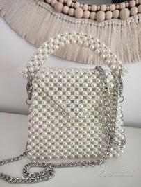 Mini borsetta in perle bianche. Handmade 