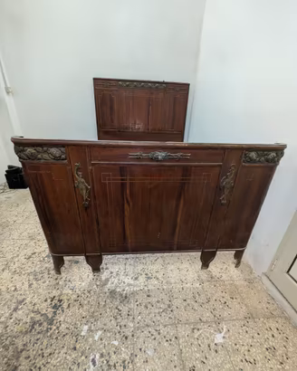 Letto matrimoniale in ferro con decorazioni