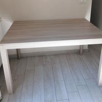 TAVOLO DA CUCINA ALLUNGABILE COME NUOVO