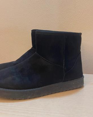 stivaletti neri con interno in pelliccia sintetica