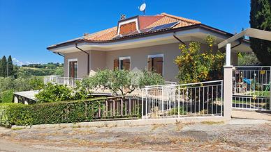 VILLA SINGOLA A PESARO