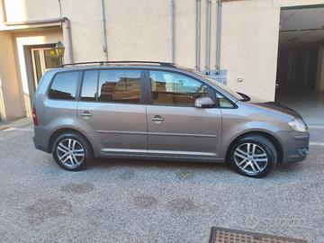  VW touran 1.9 TDI 105 CV dsg  km 179mil