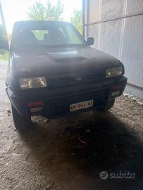 Nissan terrano