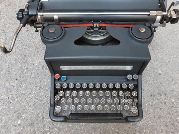 Olivetti M 40/3 Macchina da scrivere
