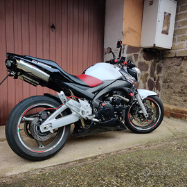 Suzuki GSR 600 (depo)