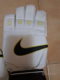 guanti Nike taglia 10 da portiere