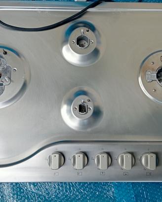 piano cottura 4 fuochi 