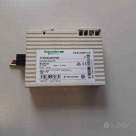 switch Schneider ,5 porte rj45,24vdc