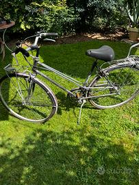 Bicicletta da donna con doppi rapporti