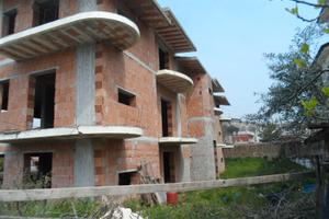 Palazzina allo stato grezzo