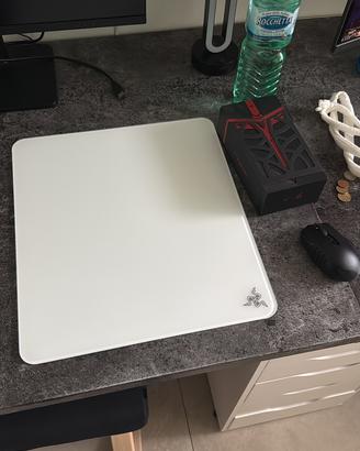 Razer atlas glasspad