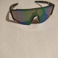 occhiali da sole sportivi 