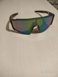 occhiali da sole sportivi 