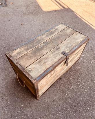 Baule in legno antico