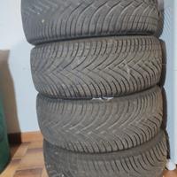 Gomme da neve misura 215/45R 17 91V
