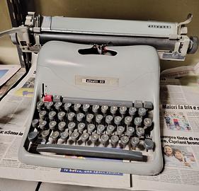 MACCHINA SCRIVERE VINTAGE OLIVETTI