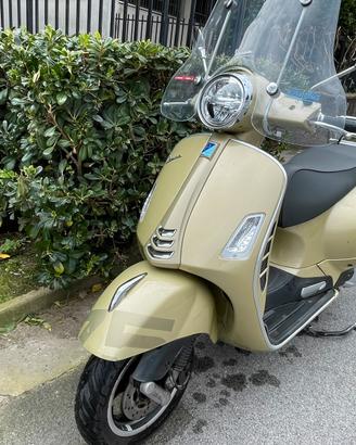 Vespa GTS 300 supertech 75’ anniversario