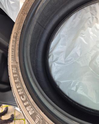 Pneumatici michelin 225/45 R 19