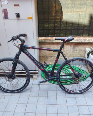 Bicicletta MTB semi rigida Moma GTT 26 Shimano 24V