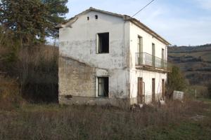 Casa da ristrutturare in collina bassa