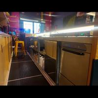 Bancone bar attrezzato
