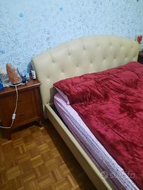 Letto matrimoniale in pelle