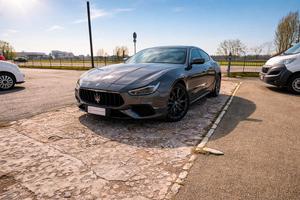 Maserati Ghibli 330 CV MHEV GRANSPORT