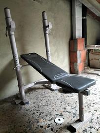 Panca  Inclinata Decathlon con bilanciere e pesi