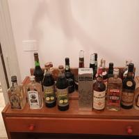 Bottiglie vintage di liquori anni 70/80