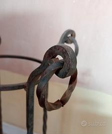Porta vaso in ferro battuto antico perfetto