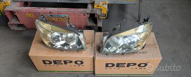 Fari rav 4 2006 usati