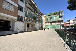 3 LOCALI A NAPOLI