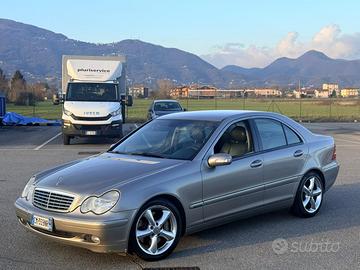 Mercedes C220 cdi Km solo 141.000