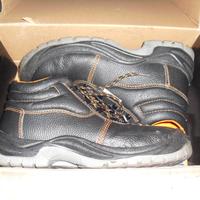Scarpe antinfortunistiche misura 42