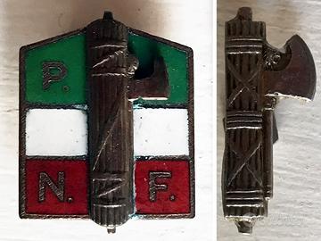 SPILLA SMALTATA DEL P.N.F. e FASCETTO DELLE M.V.S.