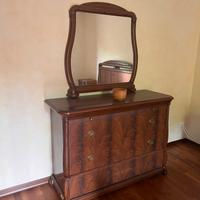 Camera da letto in stile classico