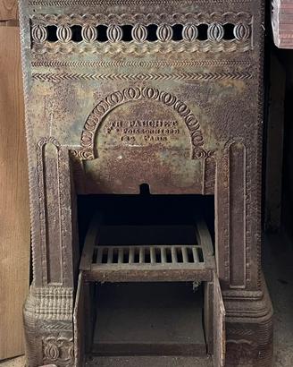 Stufa/camino a legna in ghisa