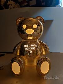 Lampada da tavolo Toy Gold di Kartell x Moschino b