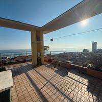 Attico con stupenda vista mare